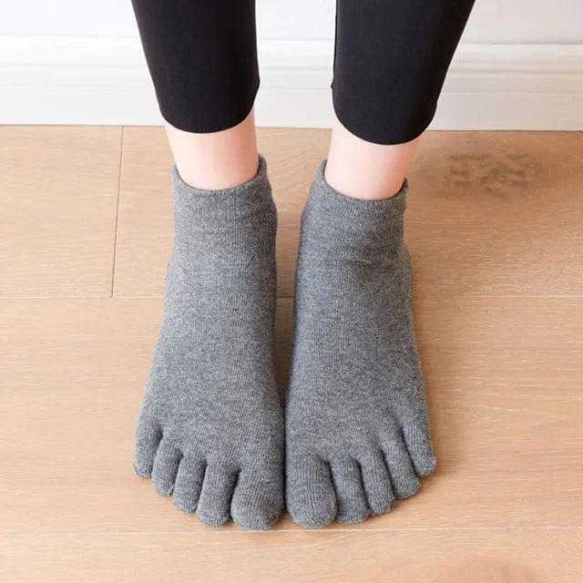 Anti-Slip Women Pilates Socks Five Toe Silicone Non-Slip Yoga Socks Breathable Ballet Dance Ladies Fitness Sports Cotton Sock